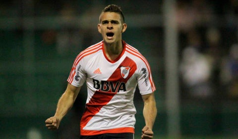 Rafael Santos Borré fue noticia en la goleada de River Plate sobre Central Norte