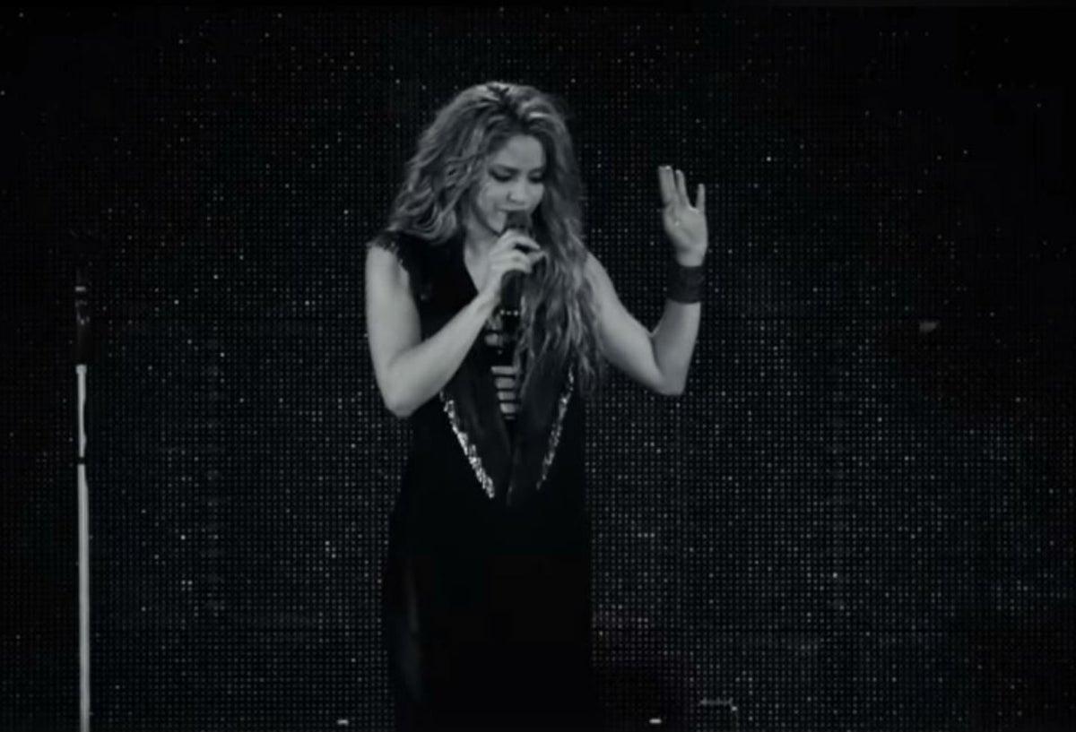 Shakira durante su gira por Europa del Dorado Tour