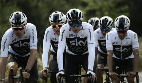 Rowe tuvo una discusión con un aficionado antes de la quinta etapa del Tour