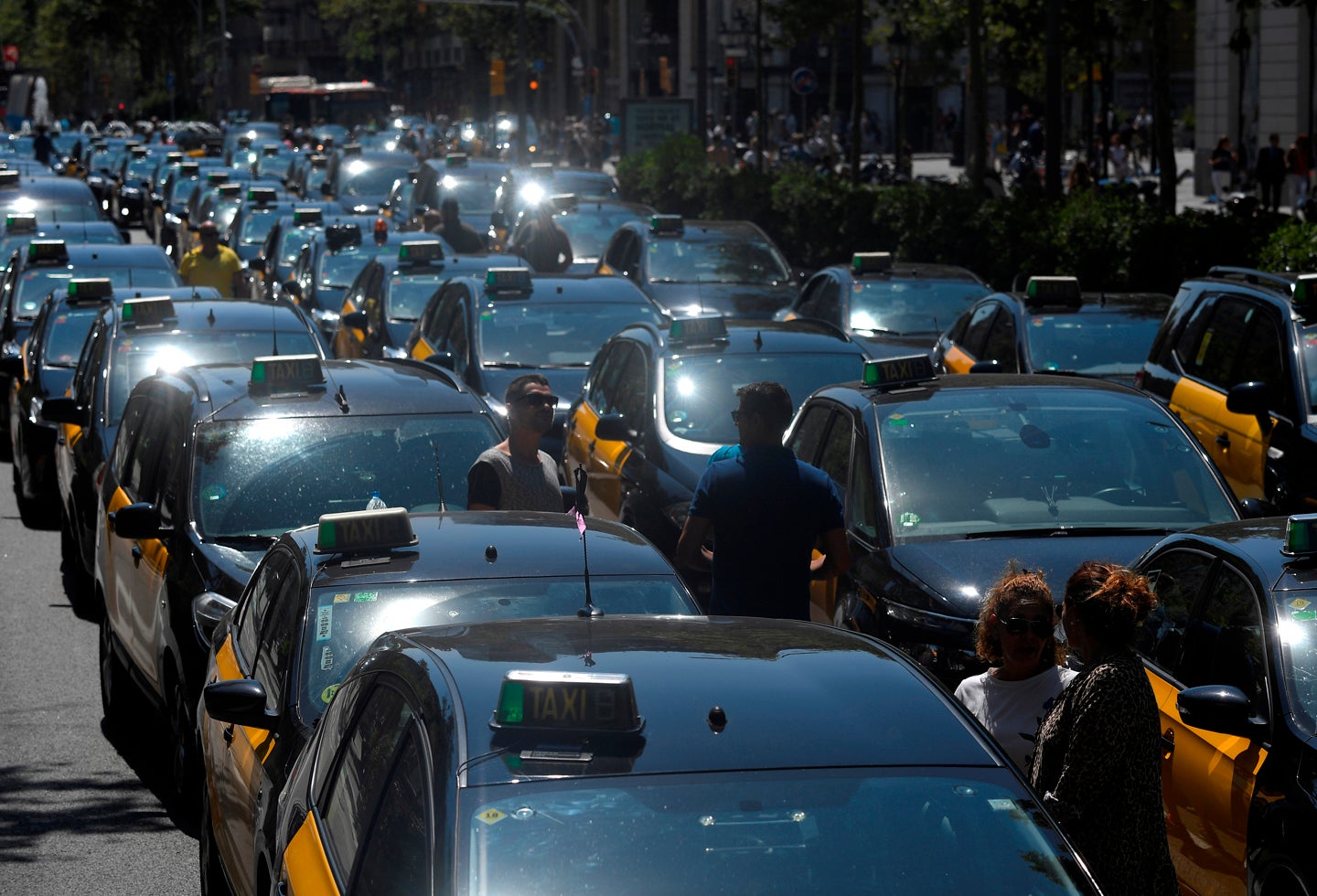 Taxistas paralizaron las calles de Barcelona, en España