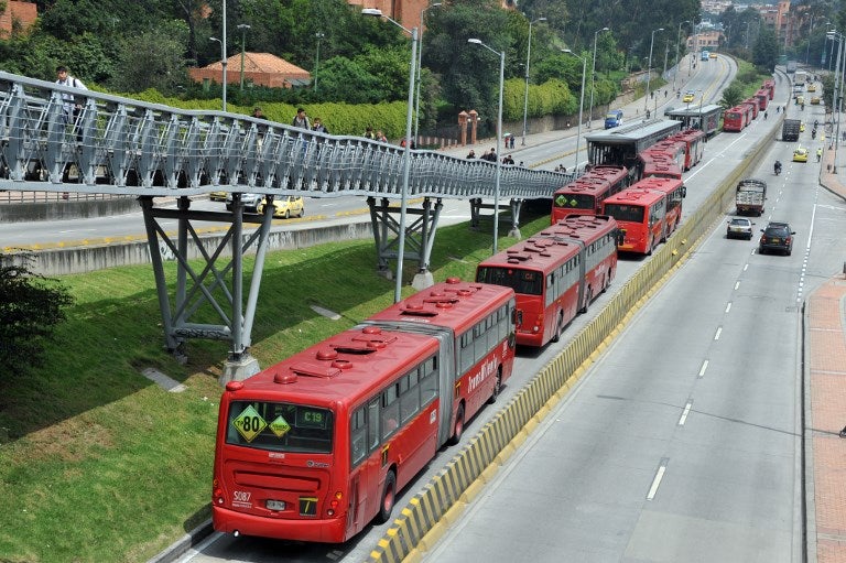 Articulados del Sistema de Transporte Masivo Transmilenio.