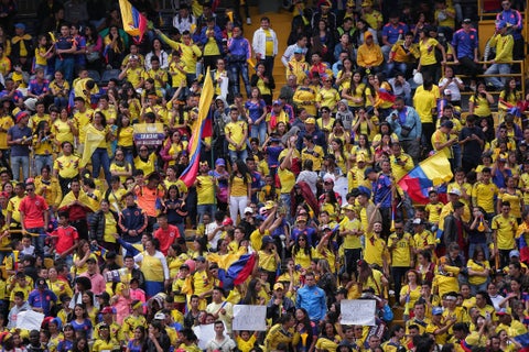 Hinchas colombianos listos para el recibimiento de la 'Tricolor'