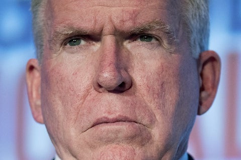 John Brennan afirmó que Trump está desesperado por protegerse a sí mismo.