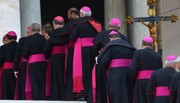 Vaticano expulsa a un excardenal por abusos sexuales