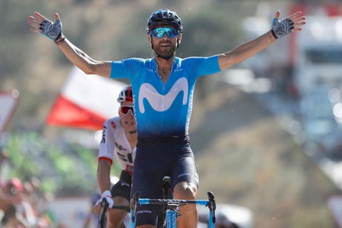 Alejandro Valverde cruzando la meta en la segunda etapa de La Vuelta