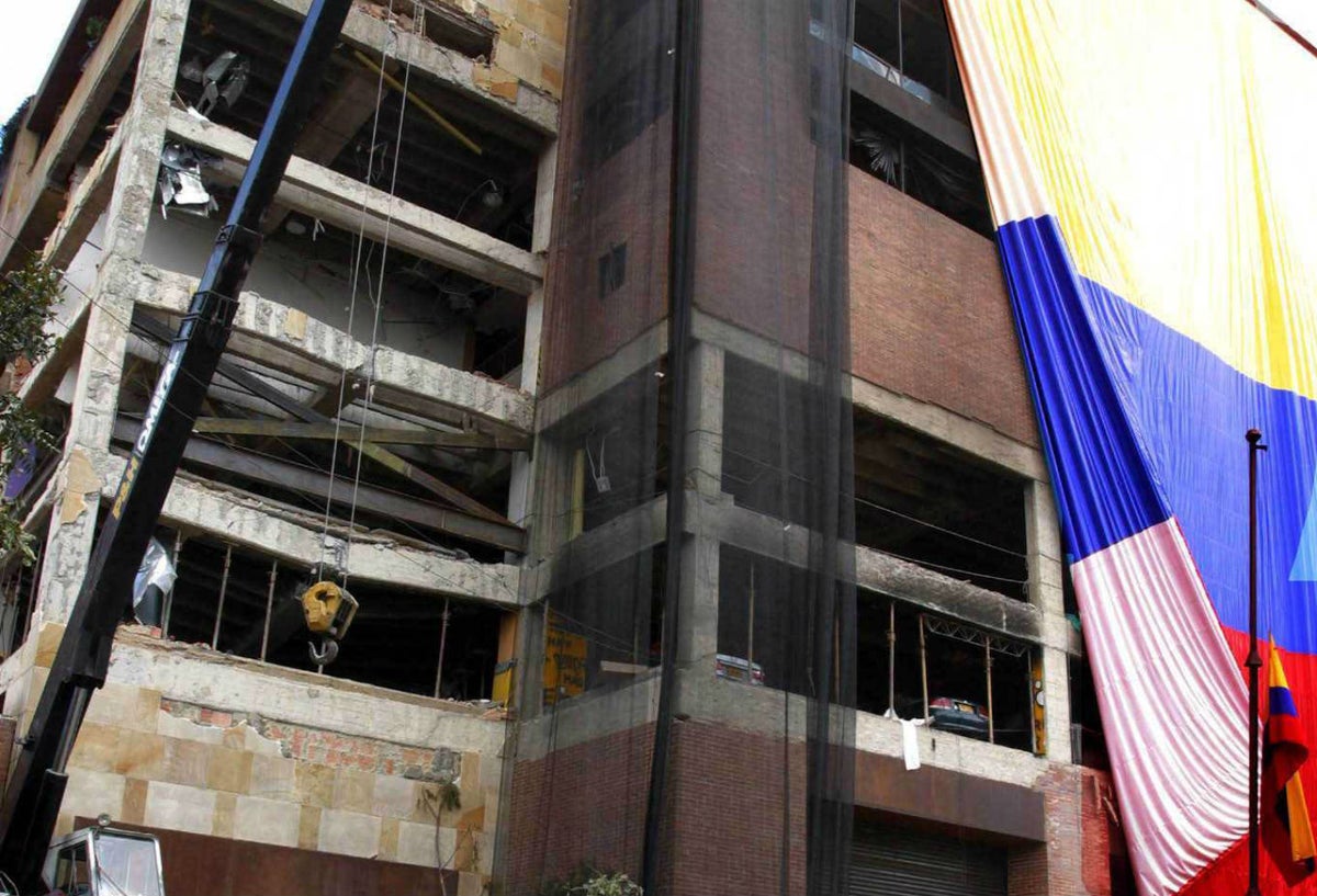 Así se veía el Club El Nogal poco después del atentado de febrero de 2003