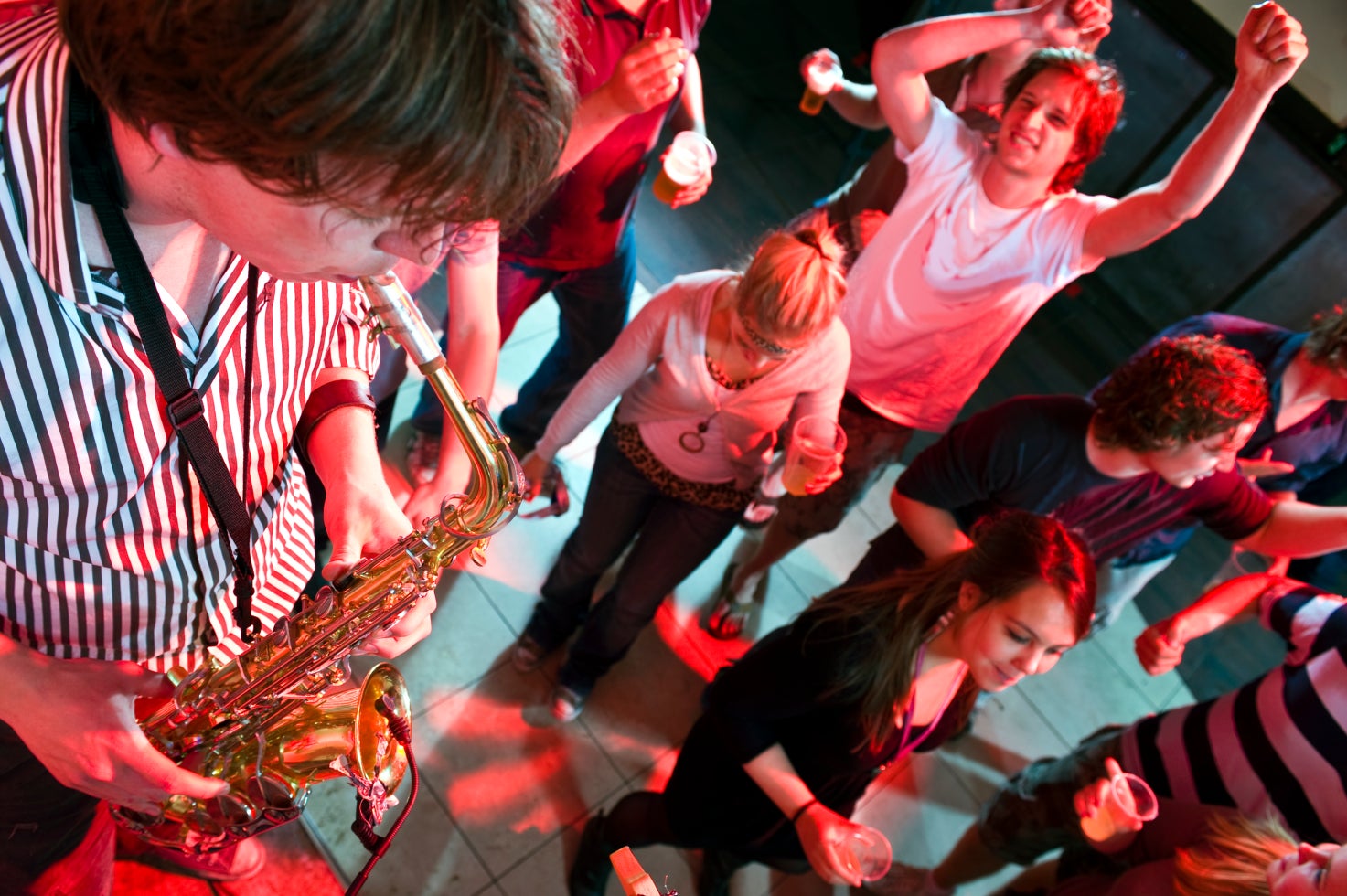 ¿Por qué bailamos al ritmo de la música?