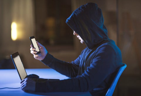 El cibercrimen sigue en aumento, razón por la que las personas deben estar prevenidas con su información en la red