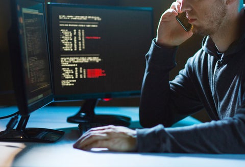 El cibercrimen sigue en aumento, razón por la que las personas deben estar prevenidas con su información en la red