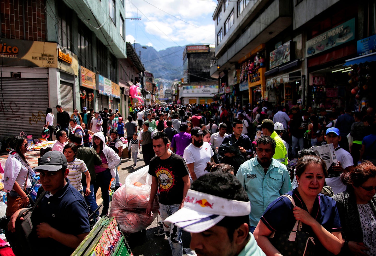 El sector de comerciantes en la calle 13 con Caracas, en el centro de Bogotá