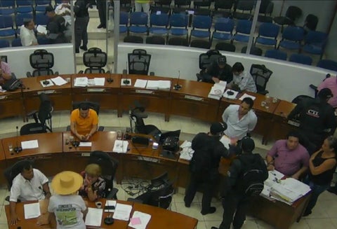 Los concejales fueron detenidos cuando se encontraban sesionando.