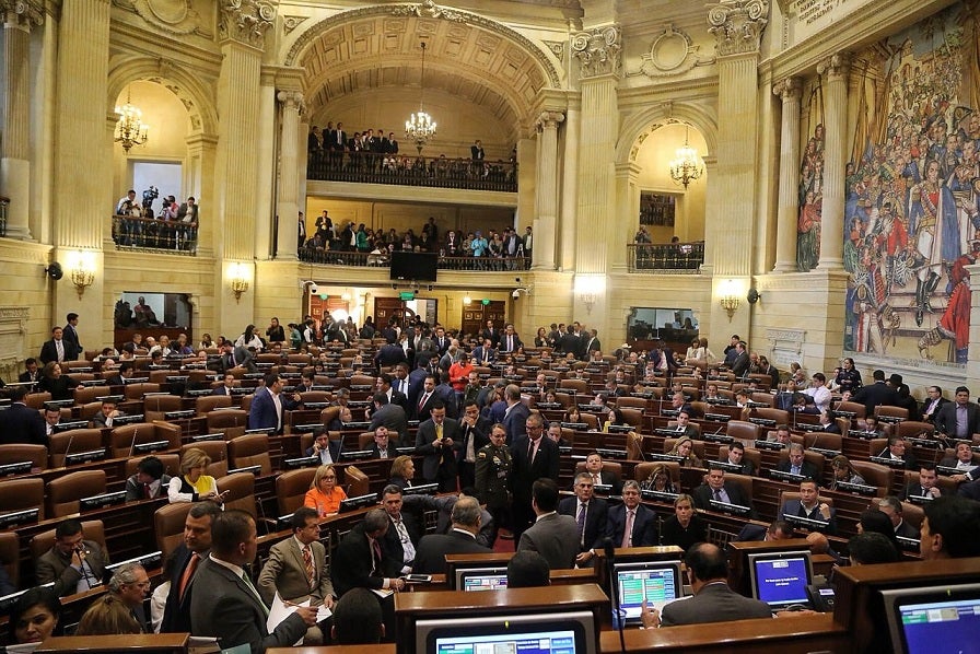 Un representante tildó a su compañera de "zorrita".