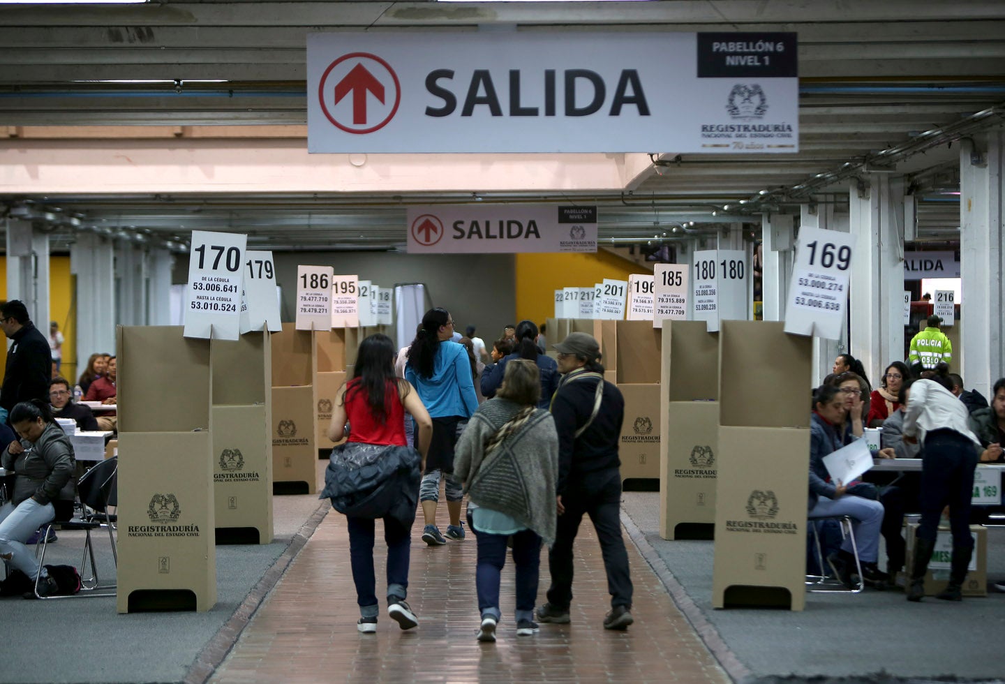 La consulta anticorrupción se quedó por muy corto margen.