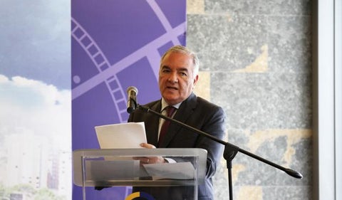 Edgardo Maya Villazón, contralor saliente