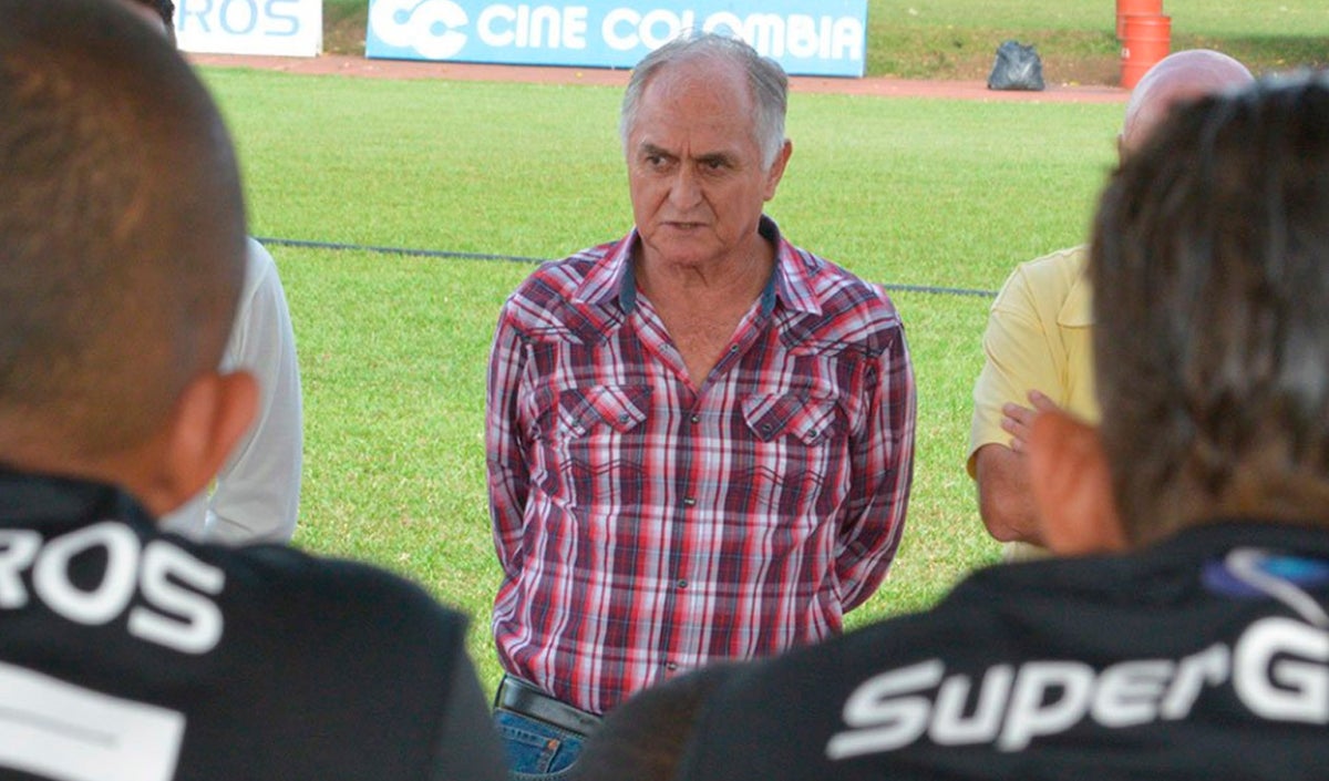 Fernando ‘El Pecoso’ Castro, dirigiendo al América de Cali