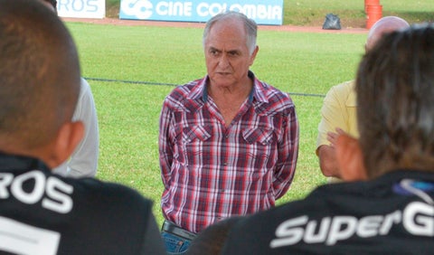 Fernando ‘El Pecoso’ Castro, dirigiendo al América de Cali