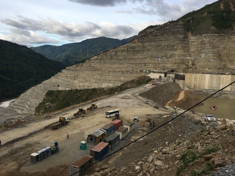 Investigan si unos túneles de la central hidroeléctrica fueron sellados sin los permisos requeridos.