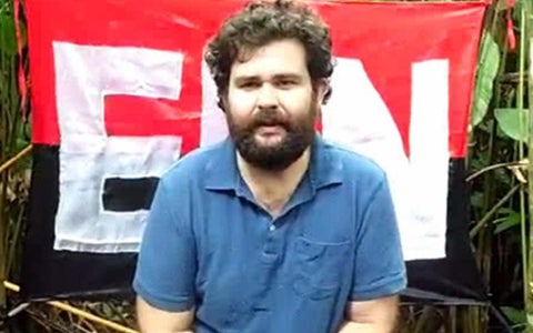 En el video se ve el lamentable estado físico del secuestrado.