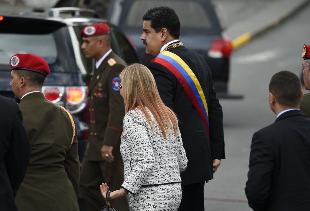 Nicolás Maduro, presidente de Venezuela, en Caracas, luego de que estallara un artefacto en el marco de su discurso