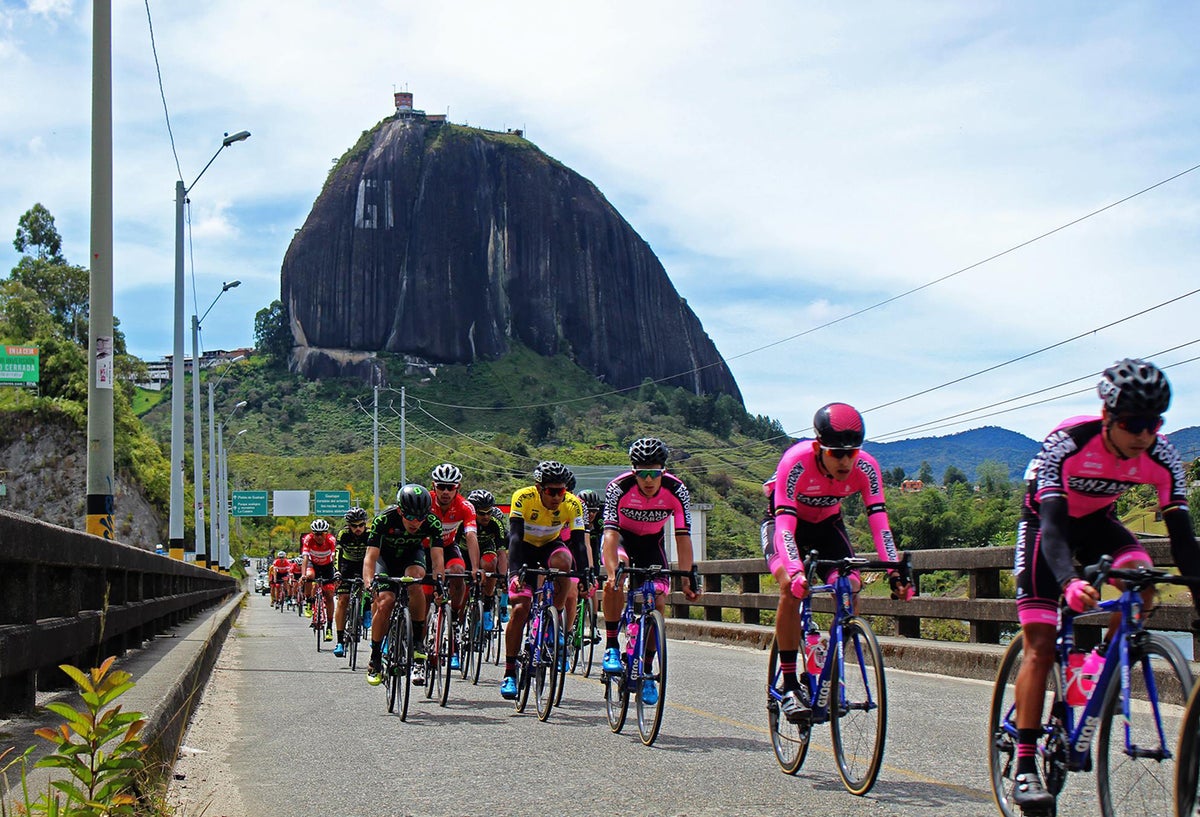 El Manzana Postobón Team entrenando en Guatapé (Antioquia)