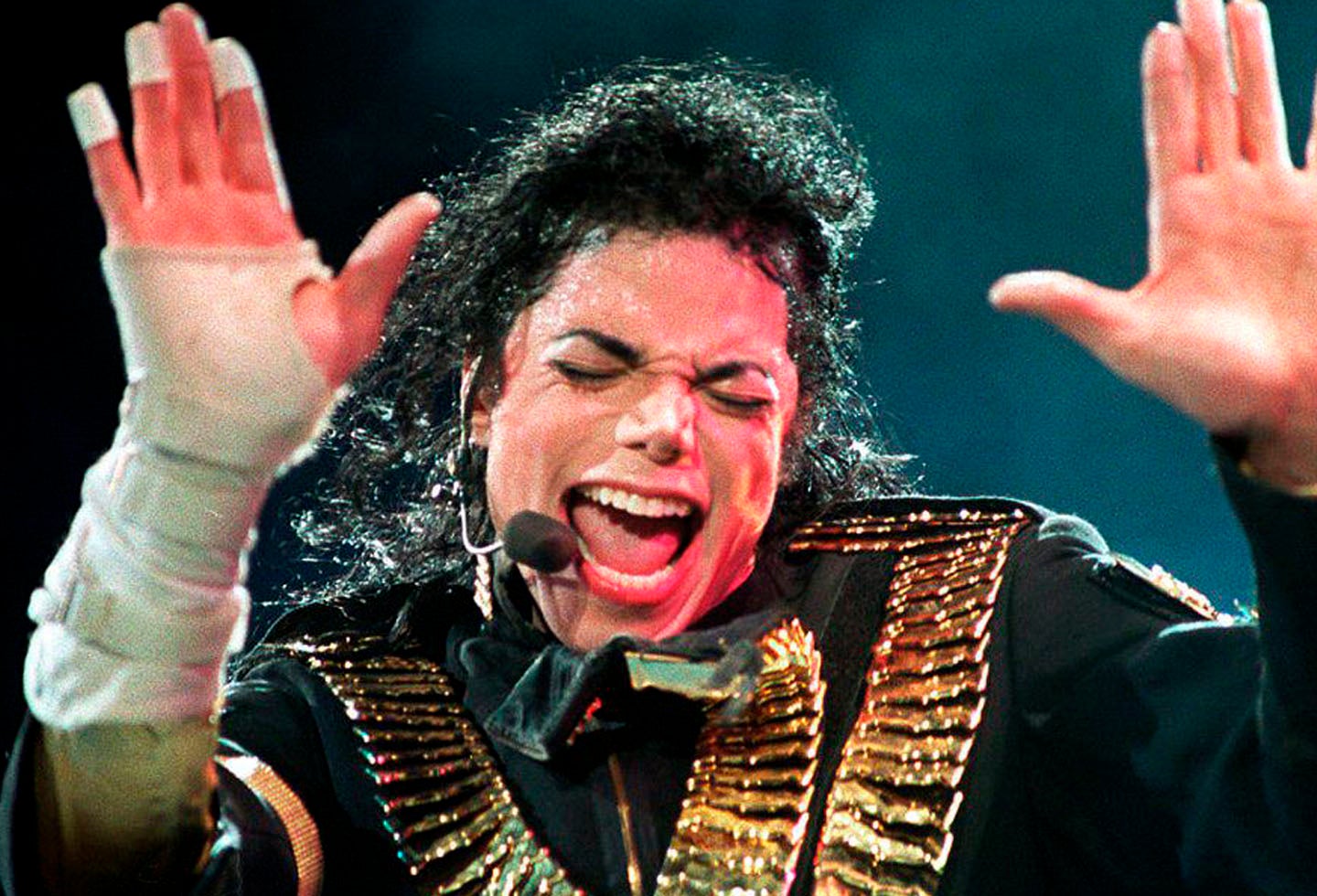 Michael Jackson durante una presentación en Singapore de 1993 (Dangerous Tour)
