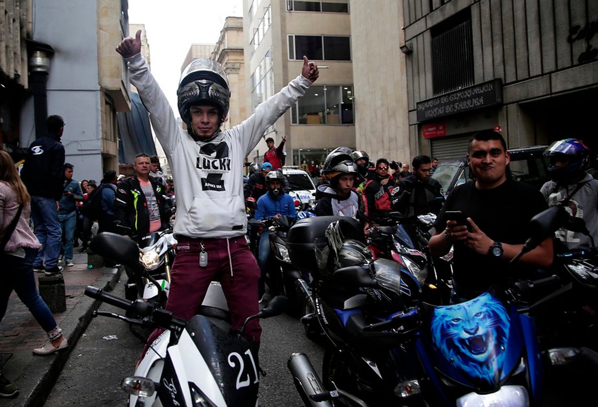 Motociclistas protestando en Bogotá