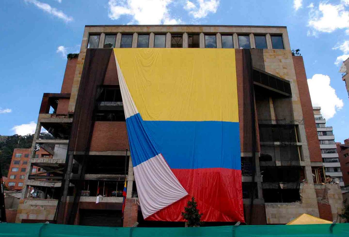 El Club El Nogal, en Bogotá, el 8 de febrero de 2003, un día después del atentado