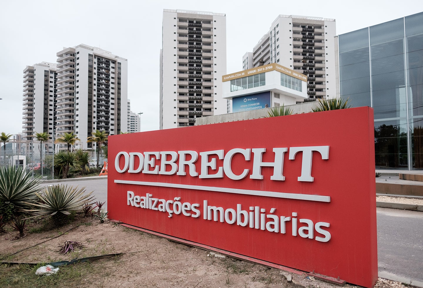 Una valla de Odebrecht en Río de Janeiro (Brasil)