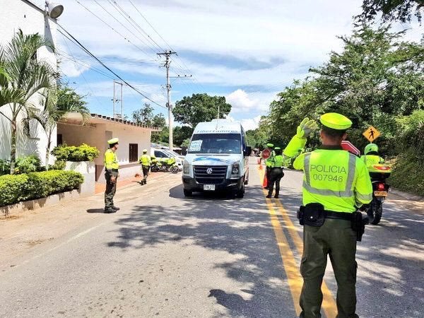 La Policía de Tránsito ejerciendo control en las carreteras del país