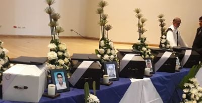 Entrega de restos de víctimas del conflicto.