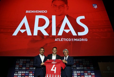 Santiago Arias en su presentación con el Atlético de Madrid
