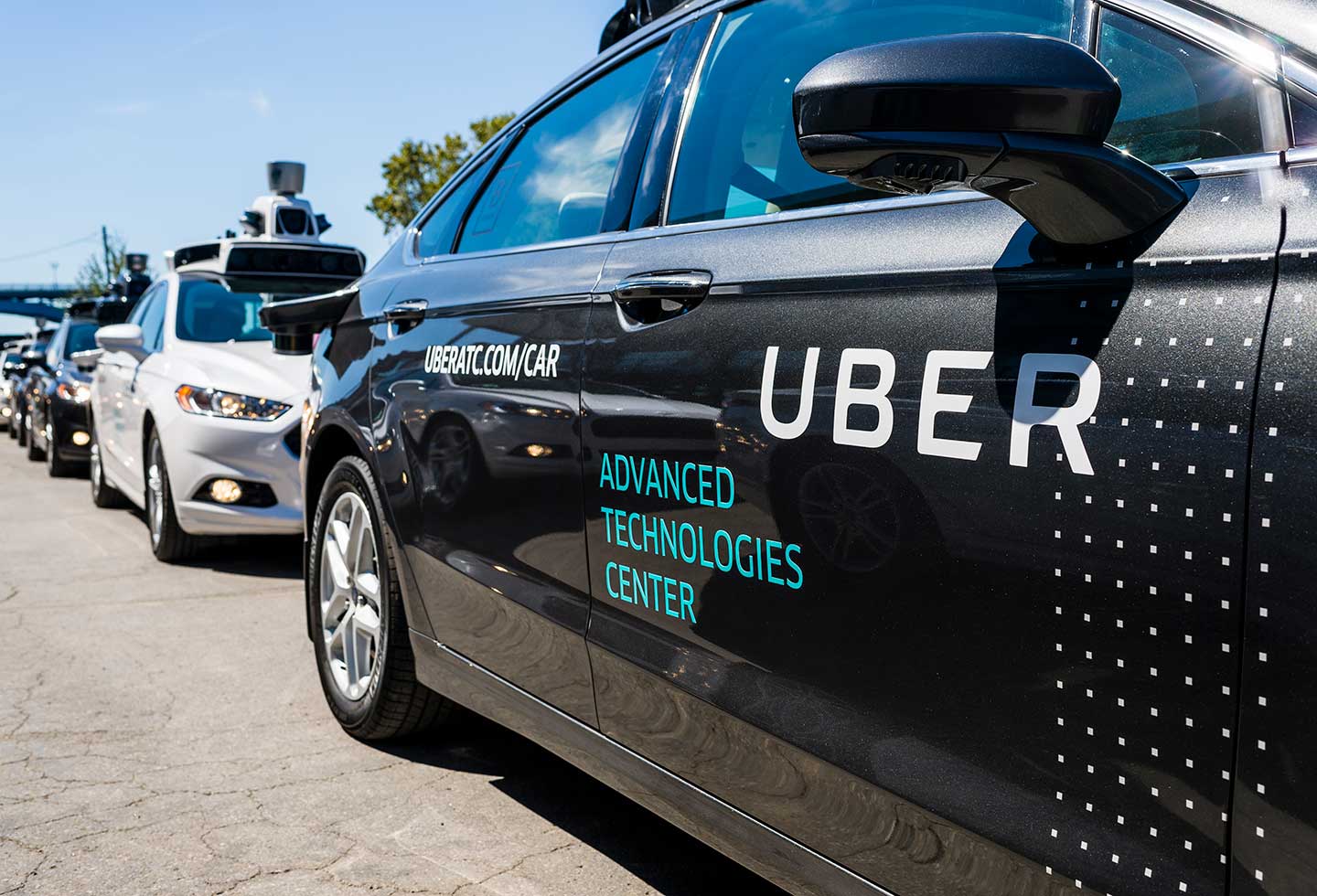 Uber y Toyota trabajan en carros autotripulados