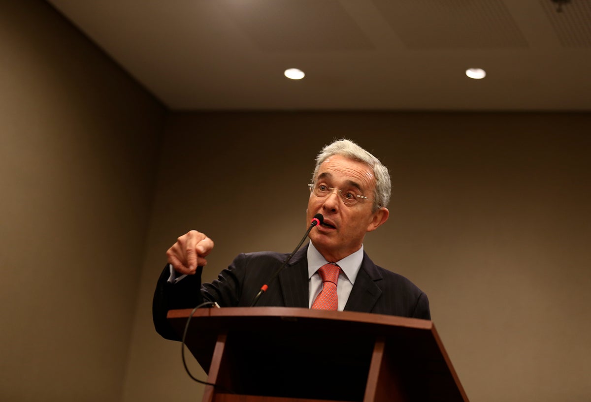 El senador Álvaro Uribe, en Bogotá