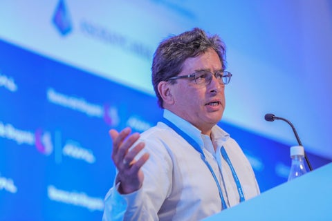 El objetivo de la propuesta es devolver a los sectores más bajos el dinero que sea gravado