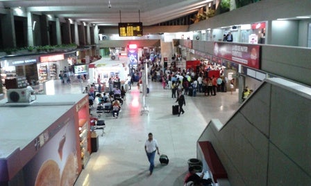 Ascensor del aeropuerto Alfonso Bonilla Aragón presentó falla técnica