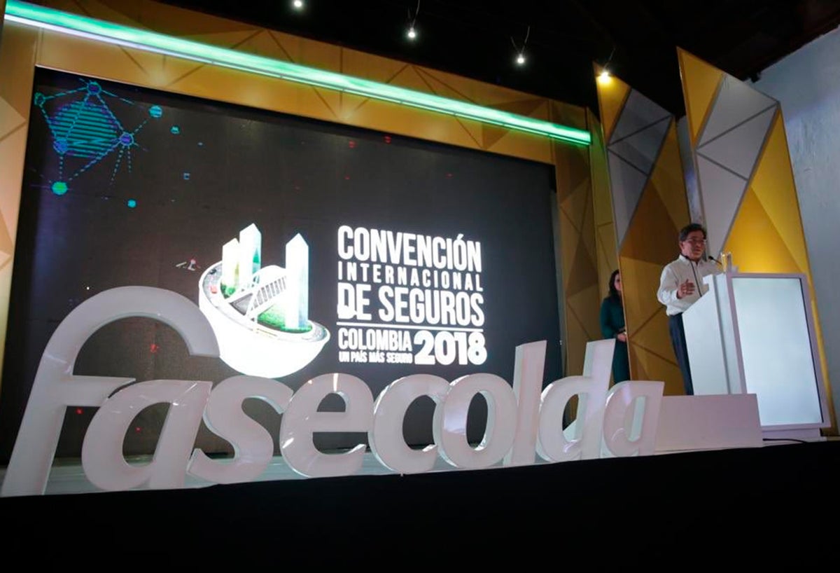 Alberto Carrasquilla, ministro de Hacienda, en la convención de Fasecolda, en Cartagena