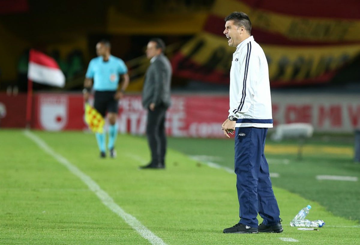 Juan Cruz Real ya no será más técnico de Alianza Petrolera.