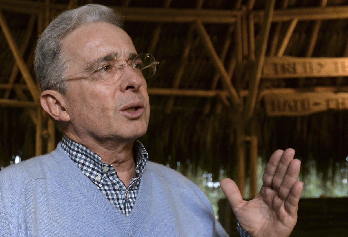 Álvaro Uribe, senador