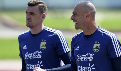 Franco Armani y Wilfredo Caballero, arqueros de la Selección Argentina