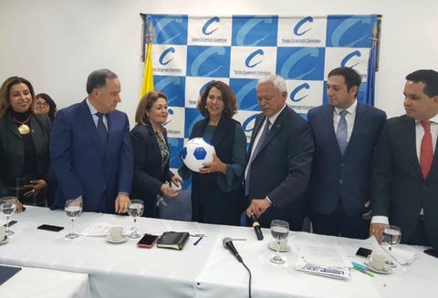 La ministra Nancy Patricia Gutiérrez con el Partido Conservador