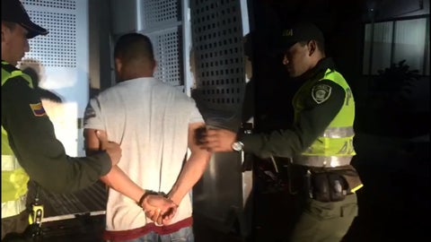 Policía captura a hombre con circular roja de Interpol