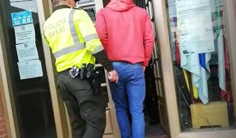 El hombre de 18 años había huido del accidente