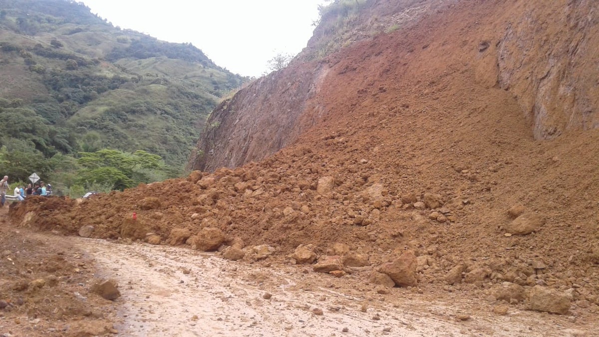 Foto RCN Radio Derrumbe via Chocó.- Cortesía Defensa Civil Risaralda