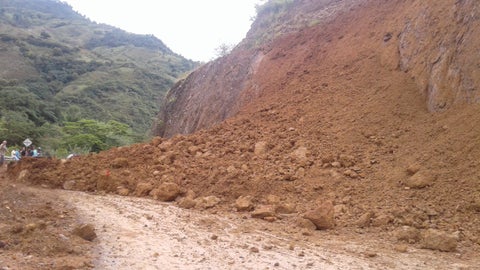 Foto RCN Radio Derrumbe via Chocó.- Cortesía Defensa Civil Risaralda