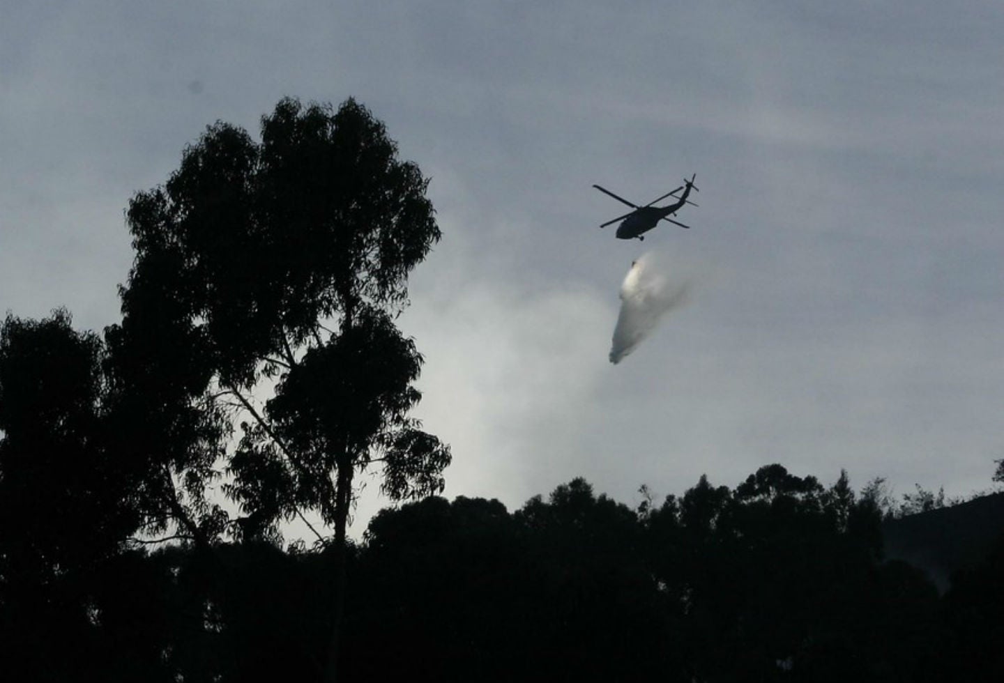 Denuncian ataque desde helicóptero de la Fuerza Pública