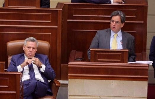 MinHacienda durante debate en el Congreso