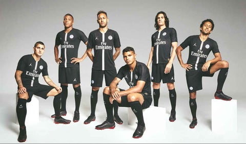 La nueva indumentaria del PSG, lleva esencia a Michael Jordan