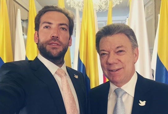 Martín Santos junto a su padre.