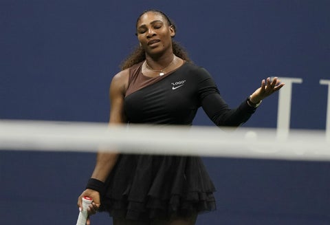 Serena Williams posa en topless para campaña contra el cáncer