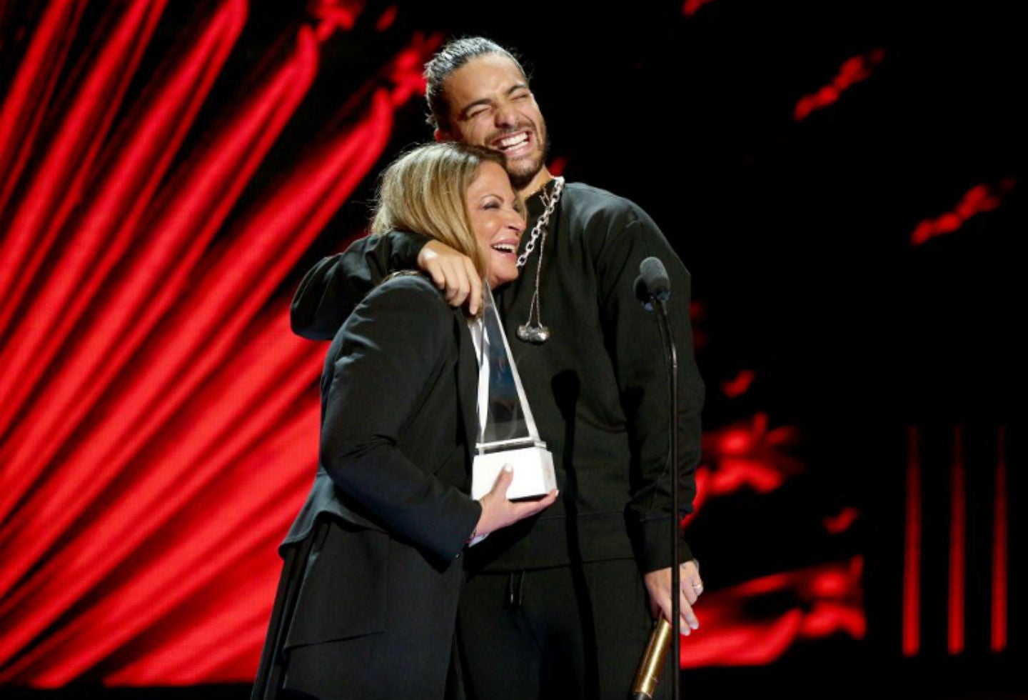 Maluma y Ana María Polo en los Latin American Music Awards